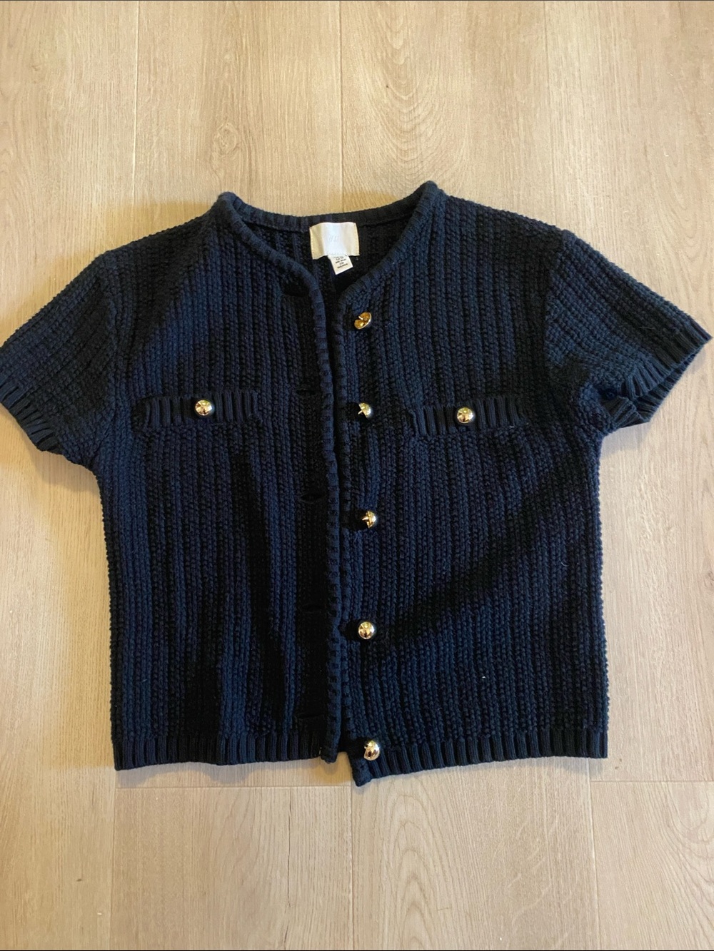 H & M Women’s black Short-Sleeve Knit Cardigan - Classic Button Front